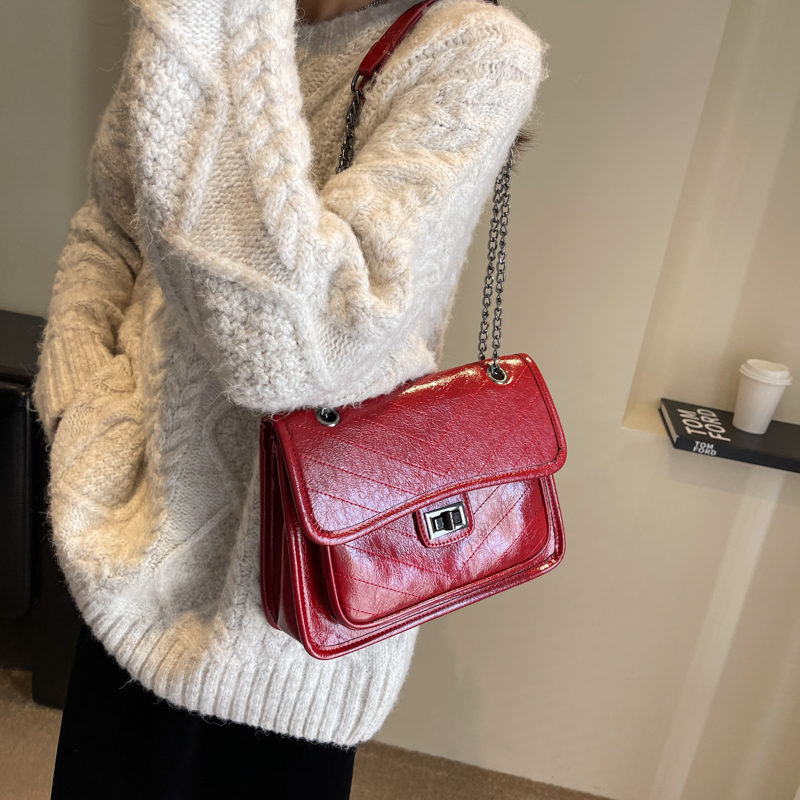 Women's Pu Leather Solid Color Vintage Style Classic Style Streetwear Sewing Thread Metal Button Square Flip Cover Lock Clasp Shoulder Bag Square Bag display picture 16