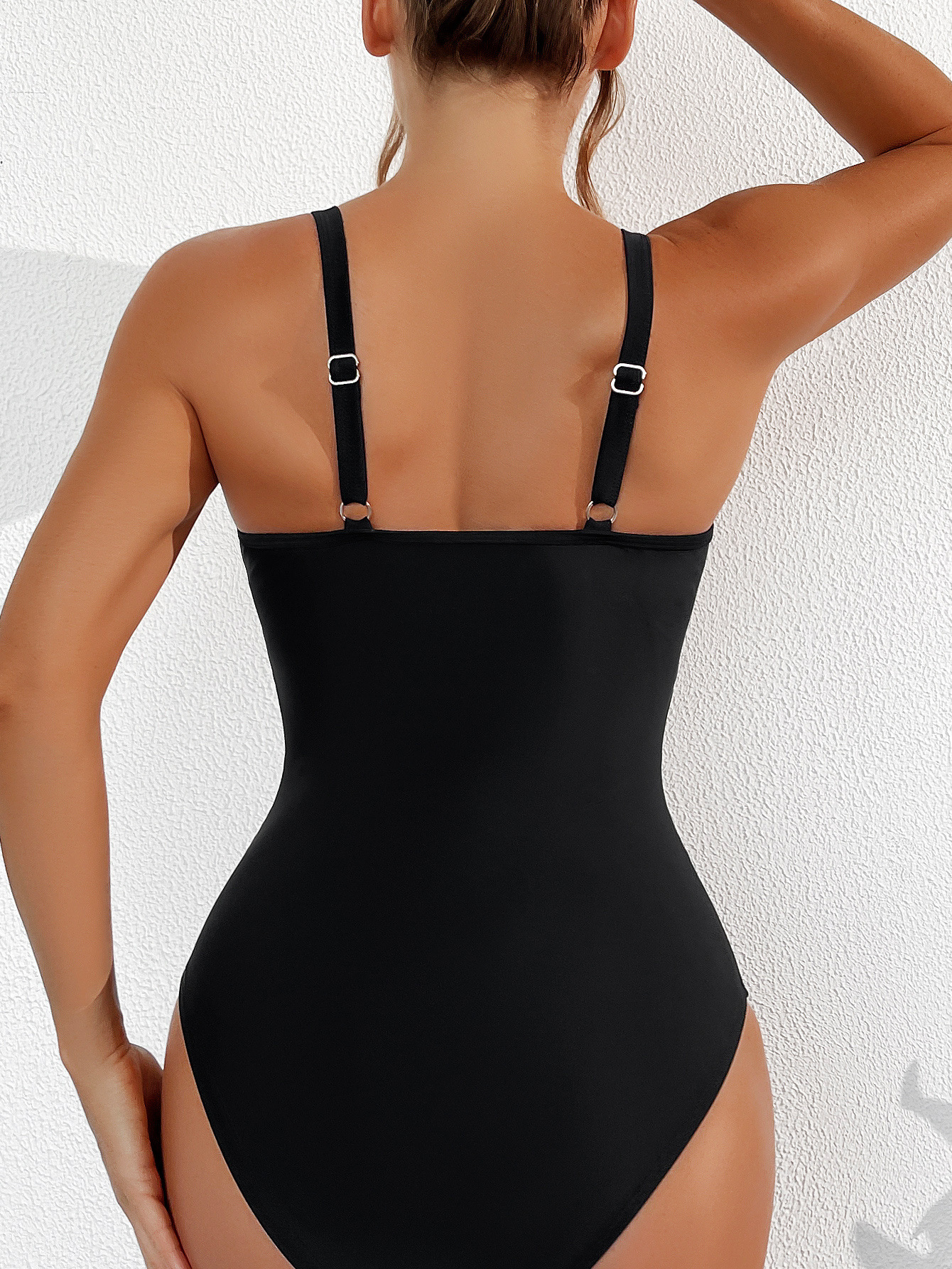 Women's Simple Style Solid Color Backless 1 Piece One Piece Swimwear display picture 1
