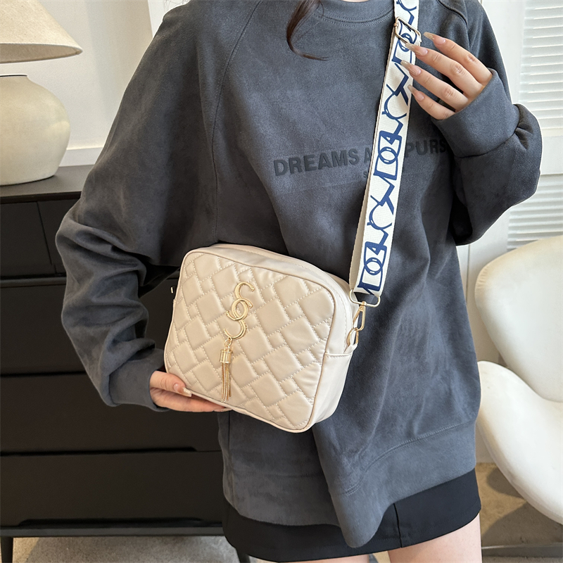 Women's Pu Leather Letter Streetwear Square Zipper Shoulder Bag Crossbody Bag display picture 5