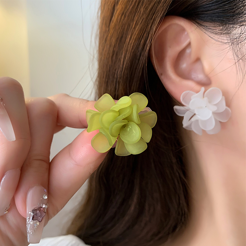 1 Pair Elegant Lady Flower Resin Gold Plated Ear Studs display picture 2