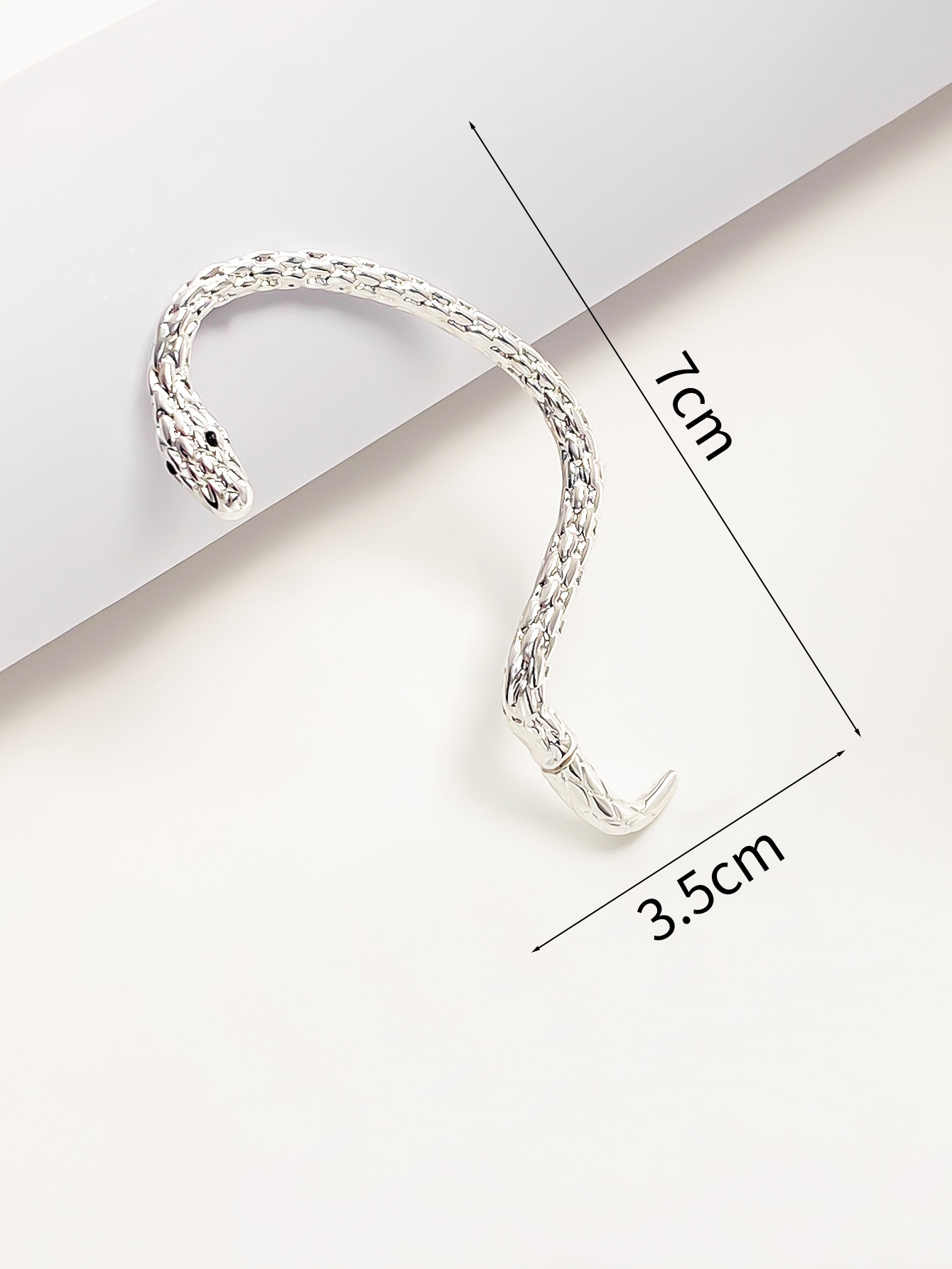 1 Piece Simple Style Classic Style Solid Color Alloy Ear Cuffs display picture 10