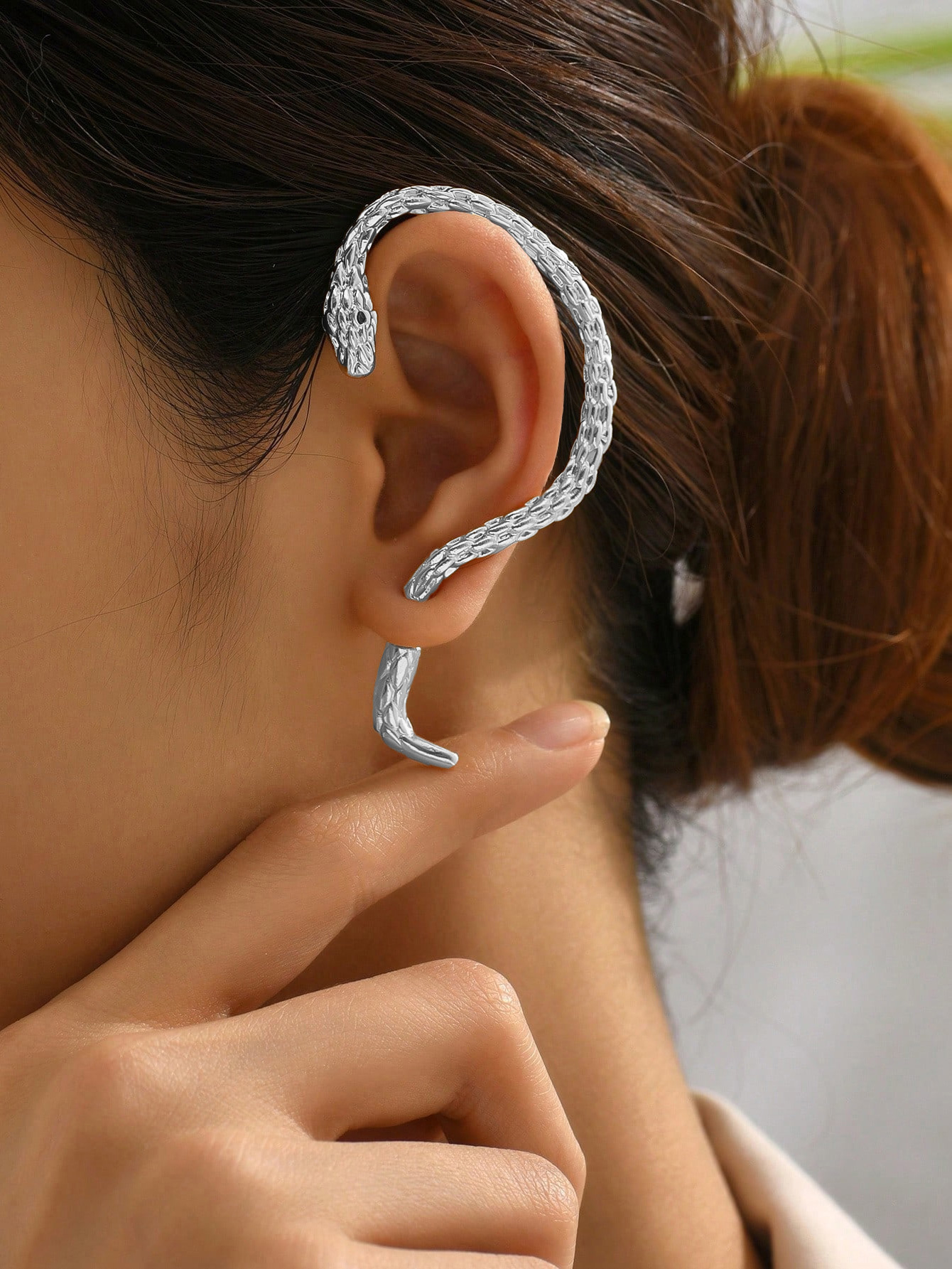 1 Piece Simple Style Classic Style Solid Color Alloy Ear Cuffs display picture 9
