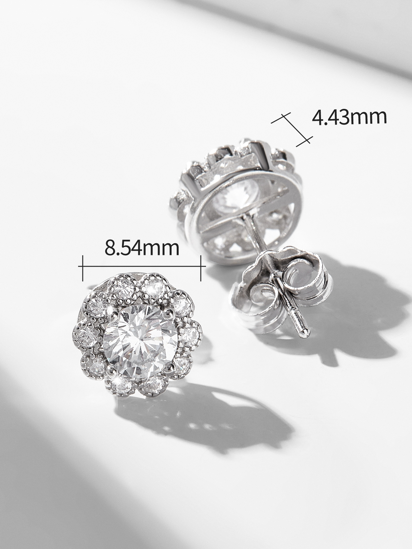 1 Pair Sweet Shiny Round Plating Inlay Sterling Silver Zircon Silver Plated Ear Studs display picture 1