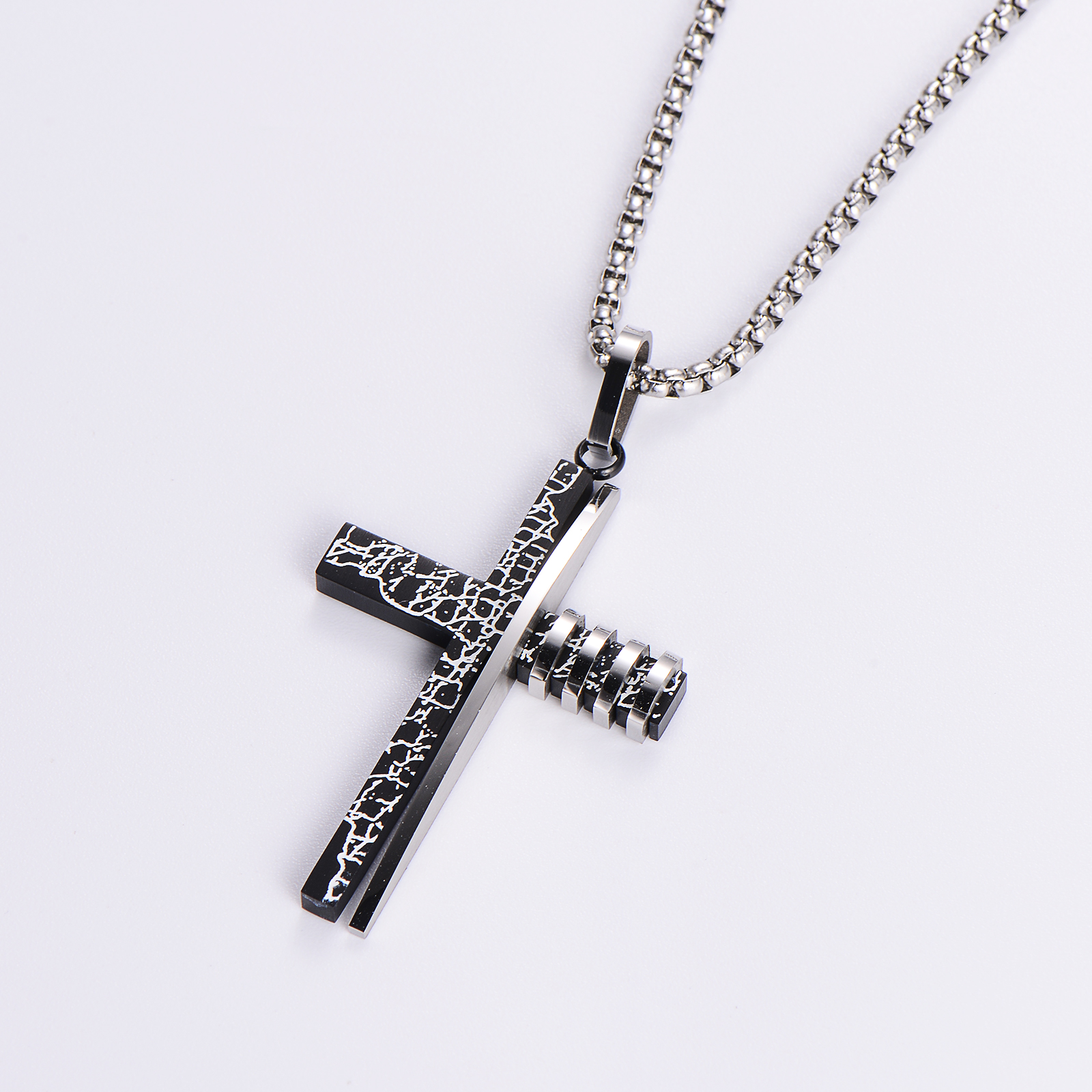 Streetwear Cross Stainless Steel Unisex Pendant Necklace display picture 2