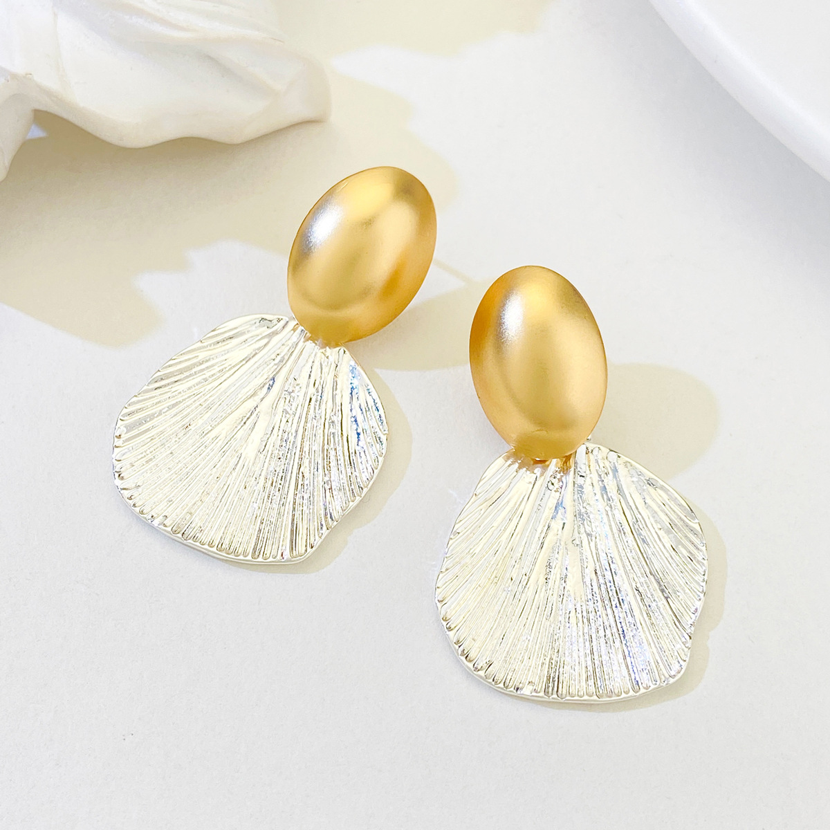 1 Pair Simple Style Color Block Plating Alloy Drop Earrings display picture 1