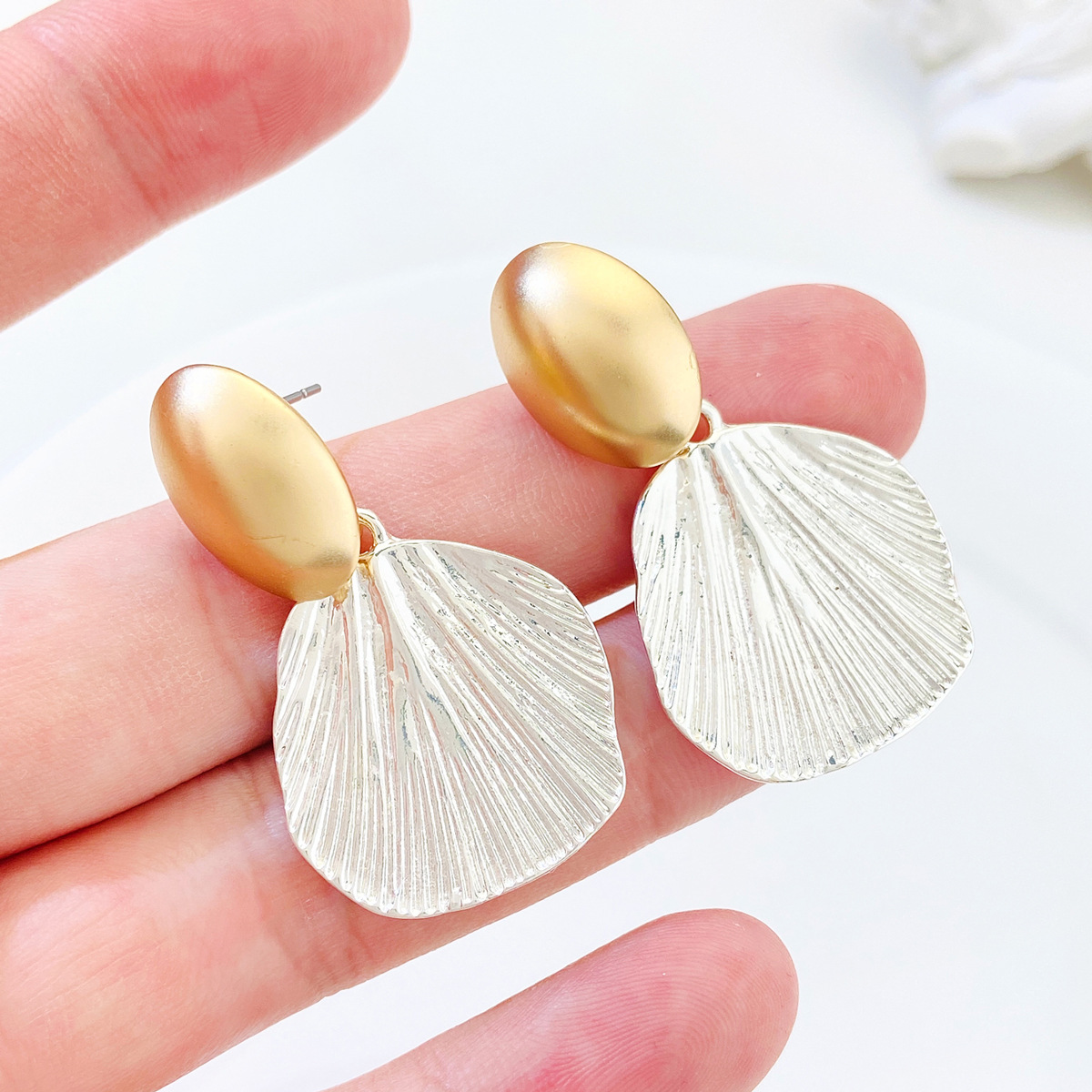 1 Pair Simple Style Color Block Plating Alloy Drop Earrings display picture 4