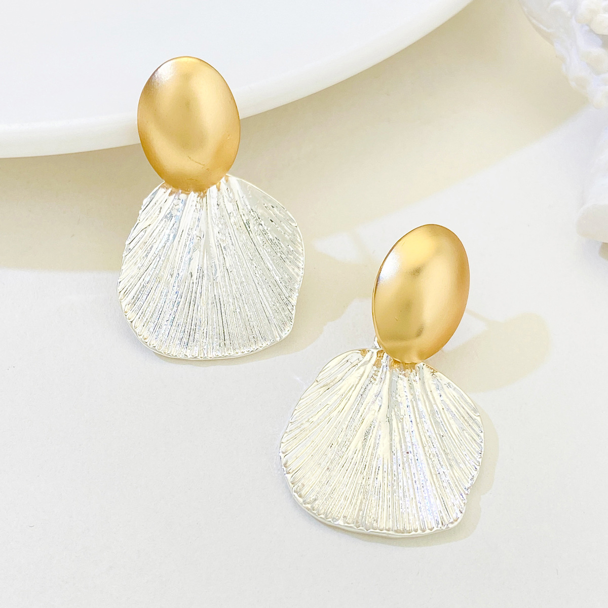 1 Pair Simple Style Color Block Plating Alloy Drop Earrings display picture 5