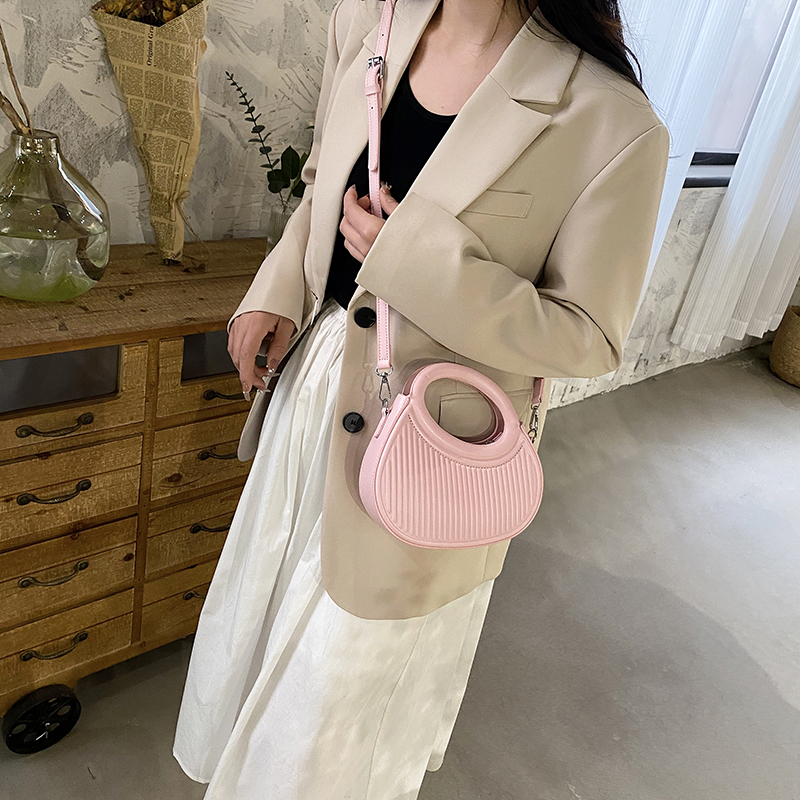 Women's Pu Leather Stripe Classic Style Dumpling Shape Zipper Handbag display picture 24