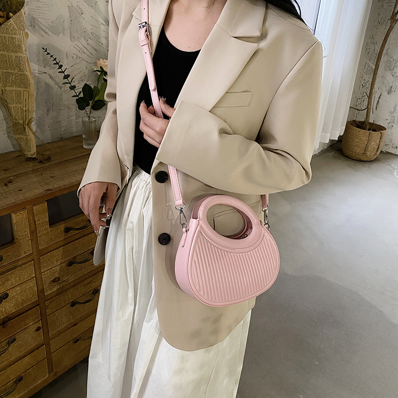 Women's Pu Leather Stripe Classic Style Dumpling Shape Zipper Handbag display picture 22