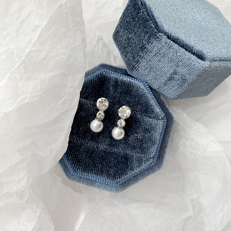 1 Pair Simple Style Korean Style Geometric Plating Inlay Alloy Artificial Rhinestones Artificial Pearls White Gold Plated Gold Plated Ear Studs display picture 6