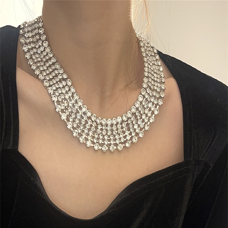 Vintage Style Exaggerated Solid Color Gold Plated Silver Plated Rhinestones Alloy Wholesale Necklace display picture 3