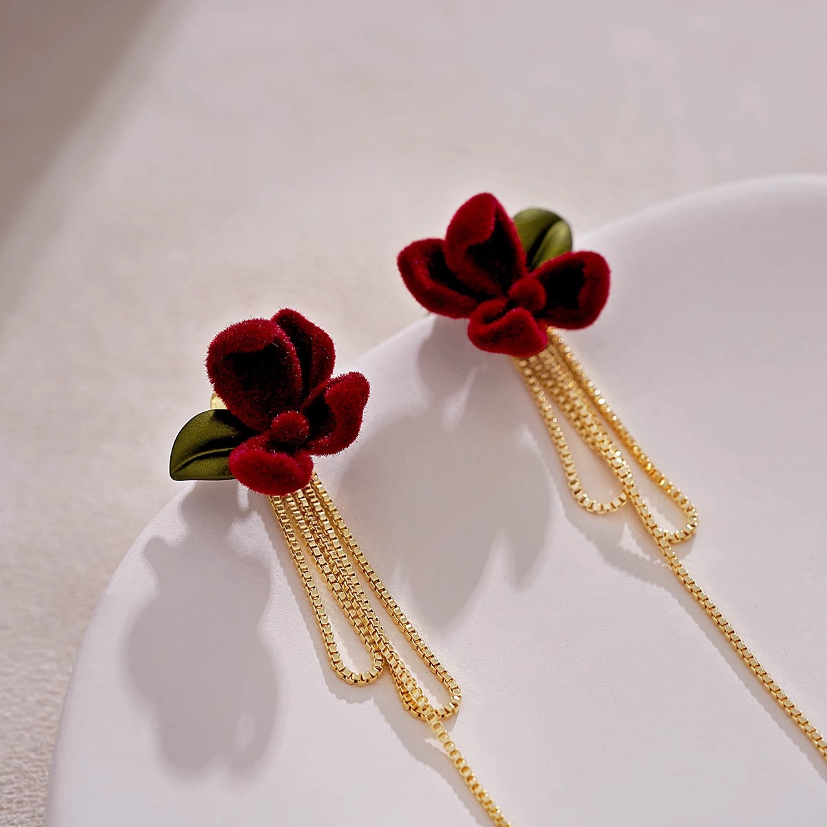 1 Pair Vintage Style Flower Flocking Drop Earrings display picture 3