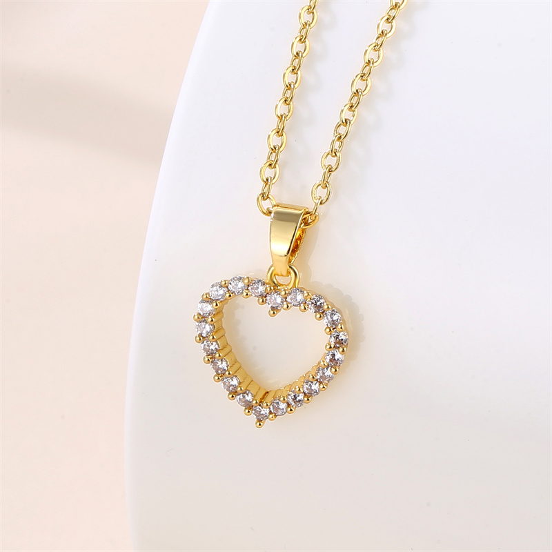 Stainless Steel Titanium Steel 18K Gold Plated Vintage Style Plating Inlay Round Heart Shape Snowflake Zircon Pendant Necklace display picture 3
