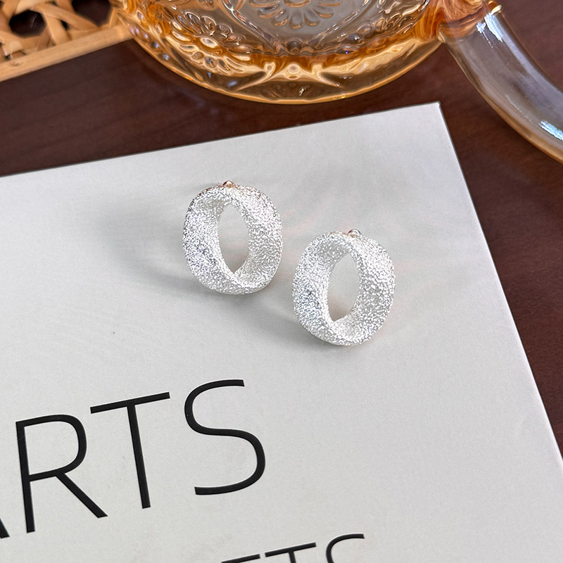 1 Pair Elegant Streetwear Solid Color Alloy White Gold Plated Gold Plated Ear Studs display picture 8
