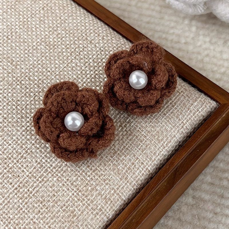 1 Pair Simple Style Classic Style Flower Yarn Ear Studs display picture 8