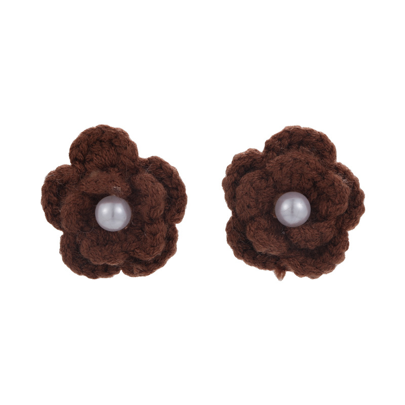 1 Pair Simple Style Classic Style Flower Yarn Ear Studs display picture 4