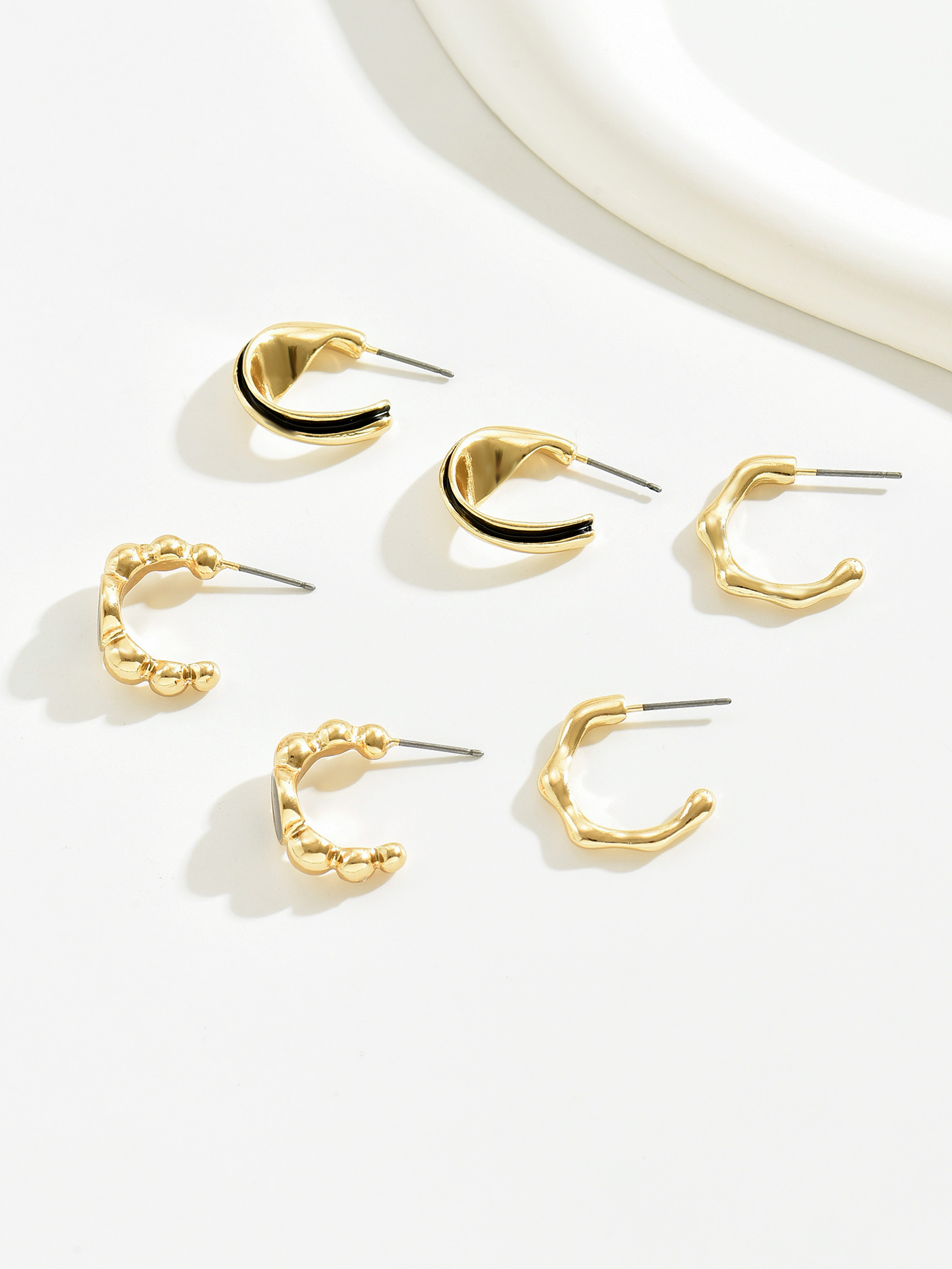 3 Pairs Casual Elegant Streetwear C Shape Alloy Ear Studs display picture 2