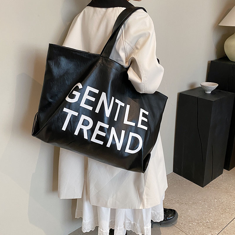 Women's Pu Leather Letter Preppy Style Classic Style Streetwear Sewing Thread Square Zipper Tote Bag Shopping Bags display picture 5