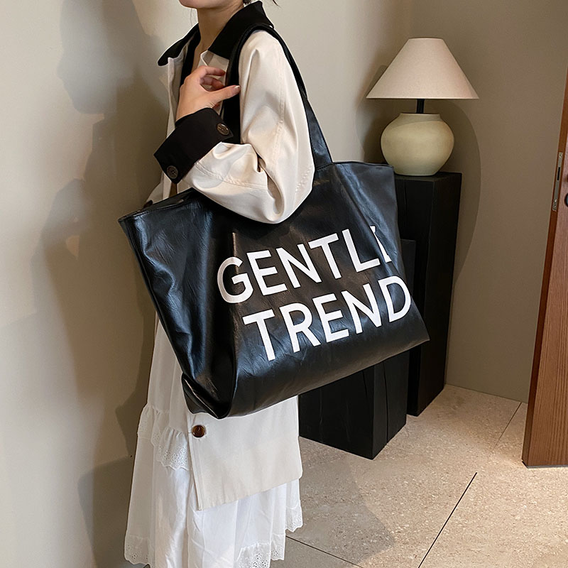 Women's Pu Leather Letter Preppy Style Classic Style Streetwear Sewing Thread Square Zipper Tote Bag Shopping Bags display picture 8