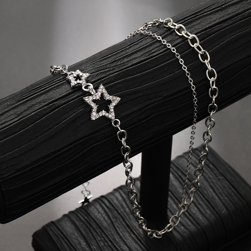 Simple Style Star Alloy Plating Hollow Out Inlay Rhinestones Women's Pendant Necklace display picture 3