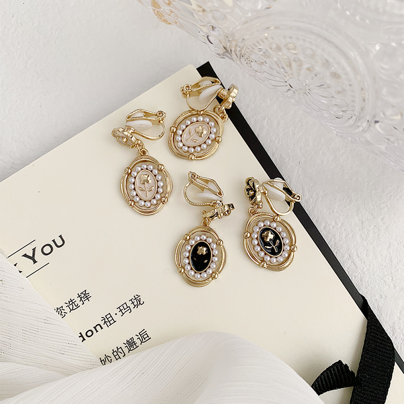 1 Pair Simple Style Classic Style Color Block Plating Inlay Alloy Artificial Pearls Gold Plated Drop Earrings display picture 2