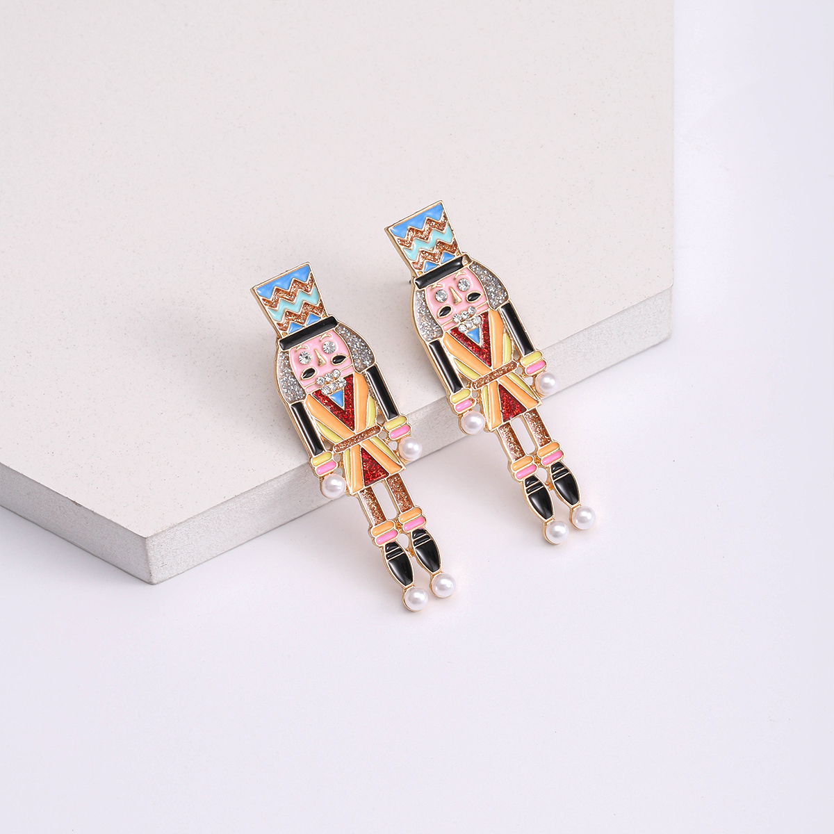 1 Piece Novelty Streetwear Human Cartoon Character Enamel Inlay Alloy Artificial Gemstones Drop Earrings display picture 6