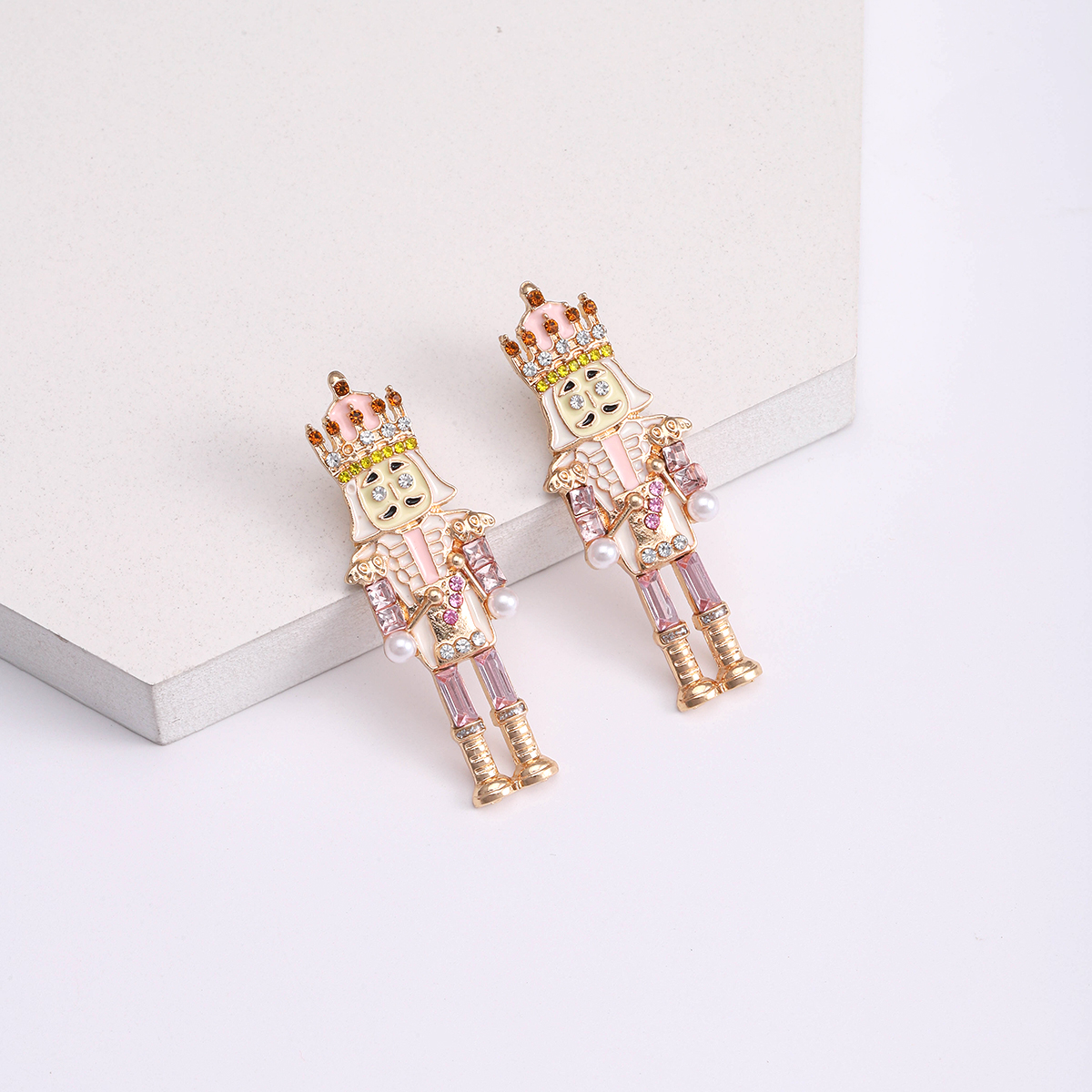 1 Piece Novelty Streetwear Human Cartoon Character Enamel Inlay Alloy Artificial Gemstones Drop Earrings display picture 10