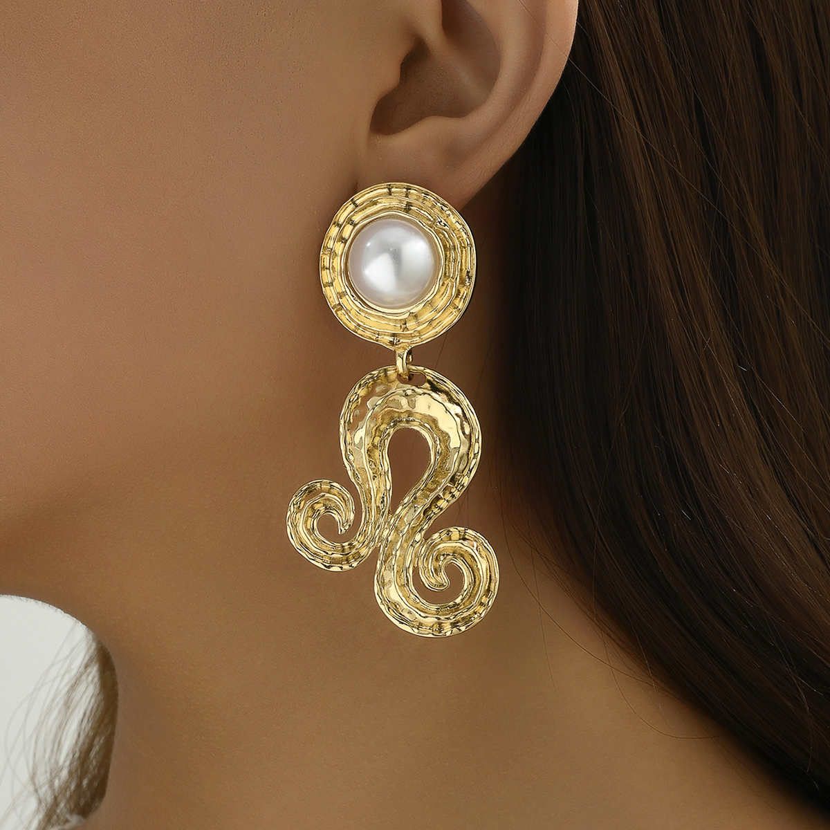 1 Pair Exaggerated Artistic Water Droplets Pearl Flower Alloy Drop Earrings display picture 8