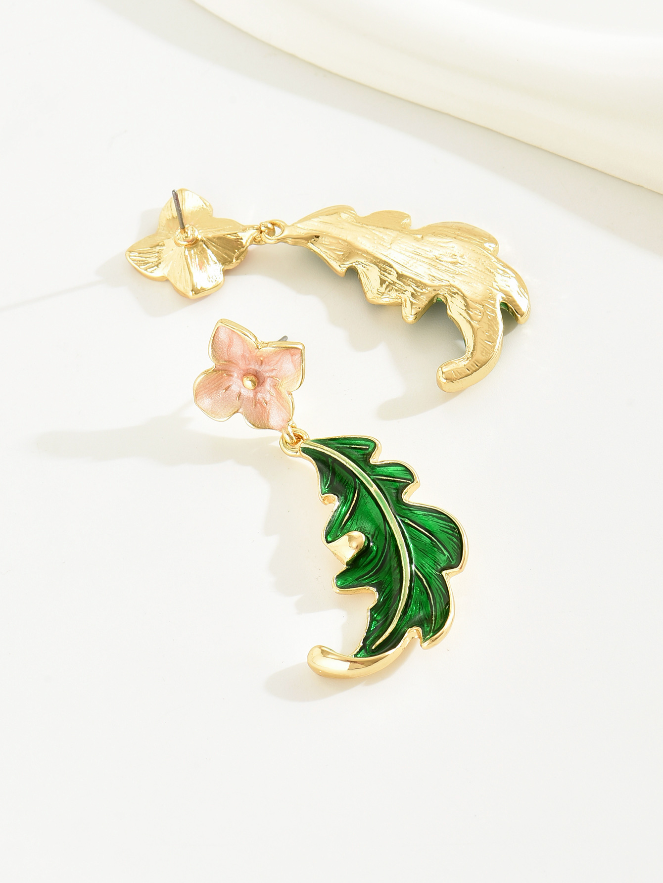 1 Pair Simple Style Classic Style Leaves Enamel Alloy Drop Earrings display picture 2