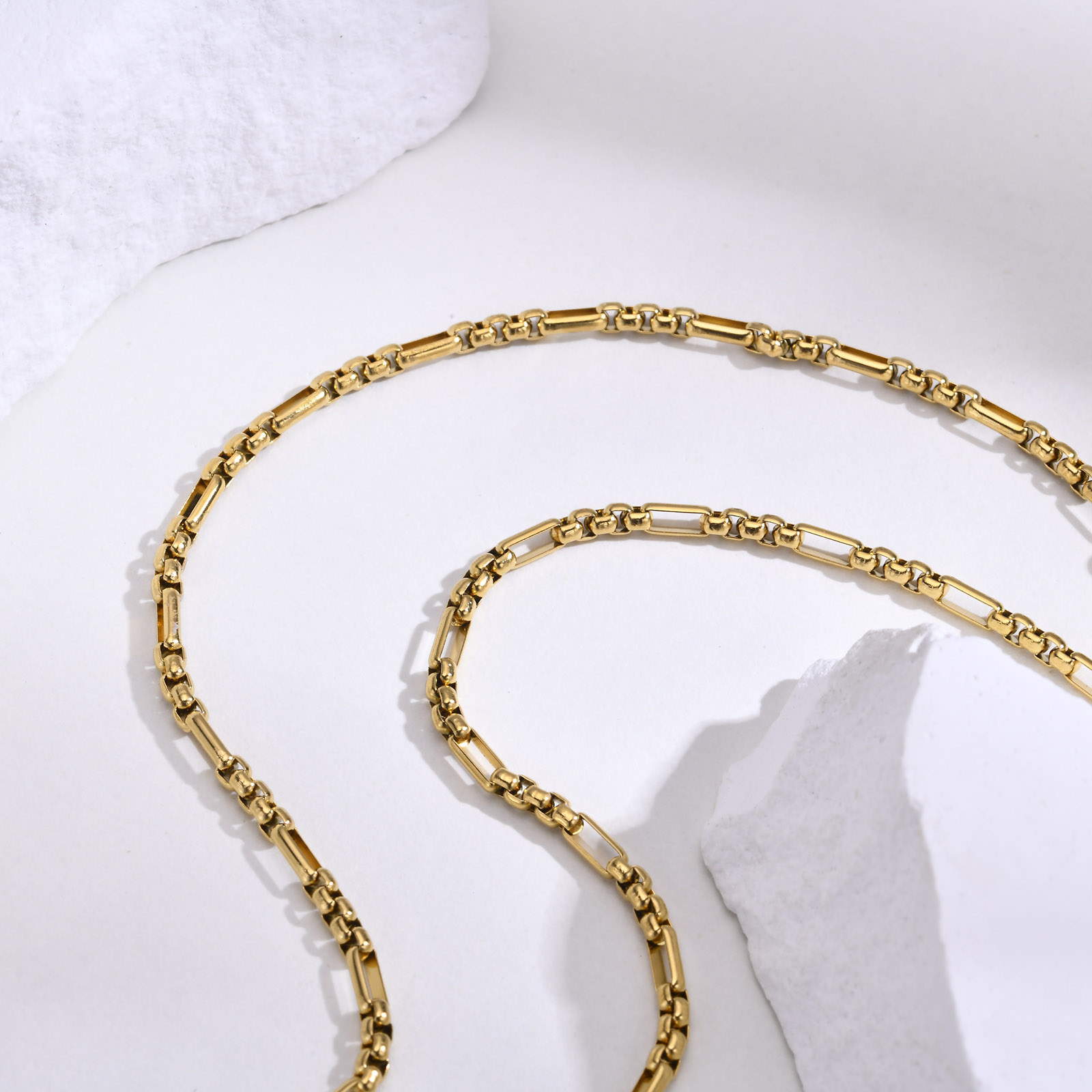 201 Edelstahl Vergoldet Einfacher Stil Einfarbig Armbänder Halskette display picture 5