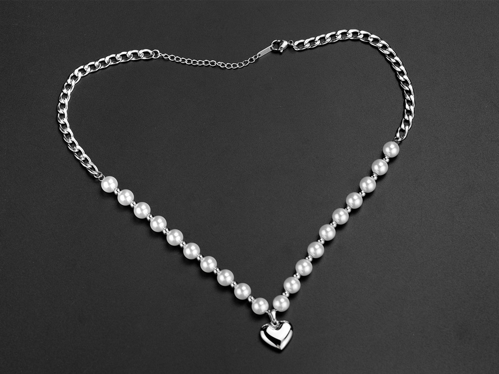 304 Stainless Steel Imitation Pearl 18K Gold Plated Simple Style Commute Beaded Solid Color Necklace display picture 1