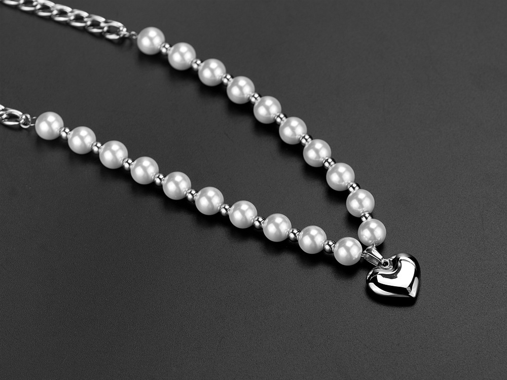 304 Stainless Steel Imitation Pearl 18K Gold Plated Simple Style Commute Beaded Solid Color Necklace display picture 2