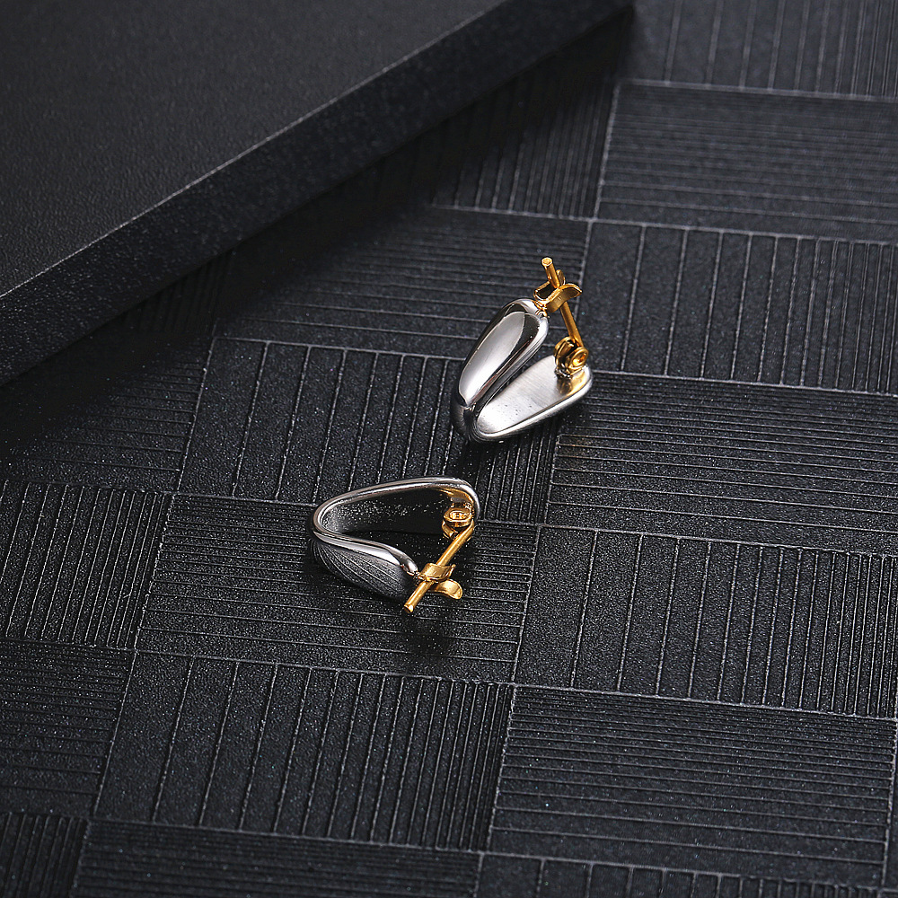 1 Pair Simple Style Commute Solid Color Asymmetrical Plating 304 Stainless Steel 18K Gold Plated Ear Studs display picture 1