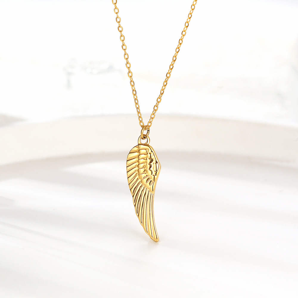 304 Stainless Steel 18K Gold Plated Simple Style Classic Style Plating Solid Color Pendant Necklace display picture 5