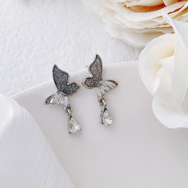 1 Pair Elegant Lady Butterfly Alloy White Gold Plated Drop Earrings display picture 2