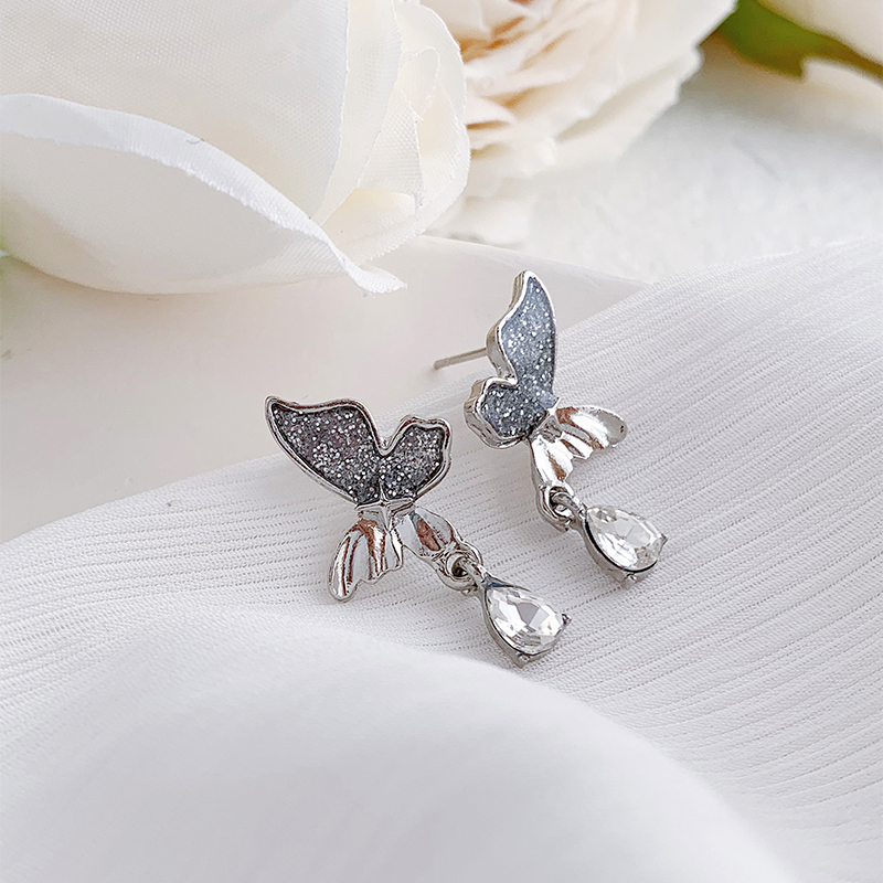 1 Pair Elegant Lady Butterfly Alloy White Gold Plated Drop Earrings display picture 3