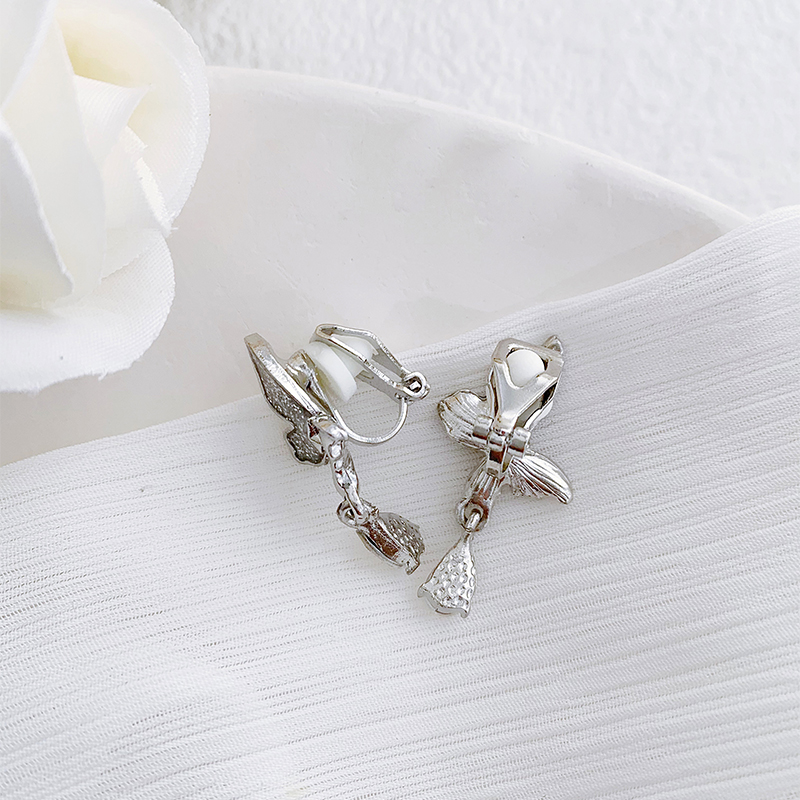 1 Pair Elegant Lady Butterfly Alloy White Gold Plated Drop Earrings display picture 8