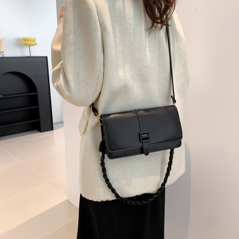 Women's Pu Leather Solid Color Streetwear Square Flip Cover Shoulder Bag Crossbody Bag display picture 9