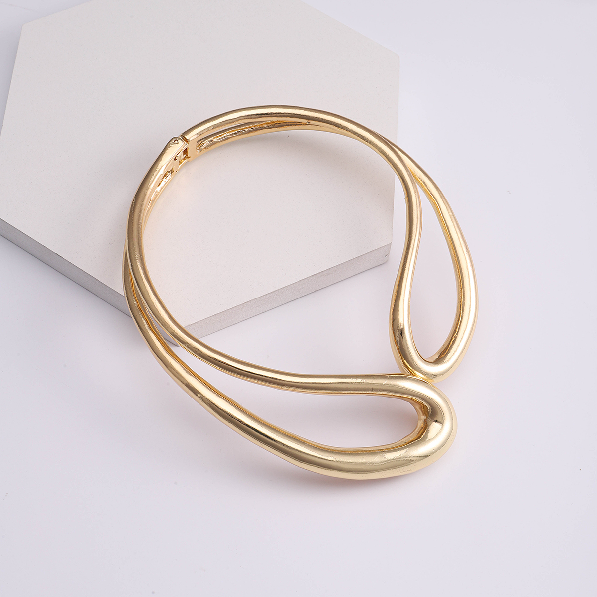 Nordic Style Exaggerated Geometric Alloy Plating Gold Plated Silver Plated Women's Bracelets Necklace display picture 15