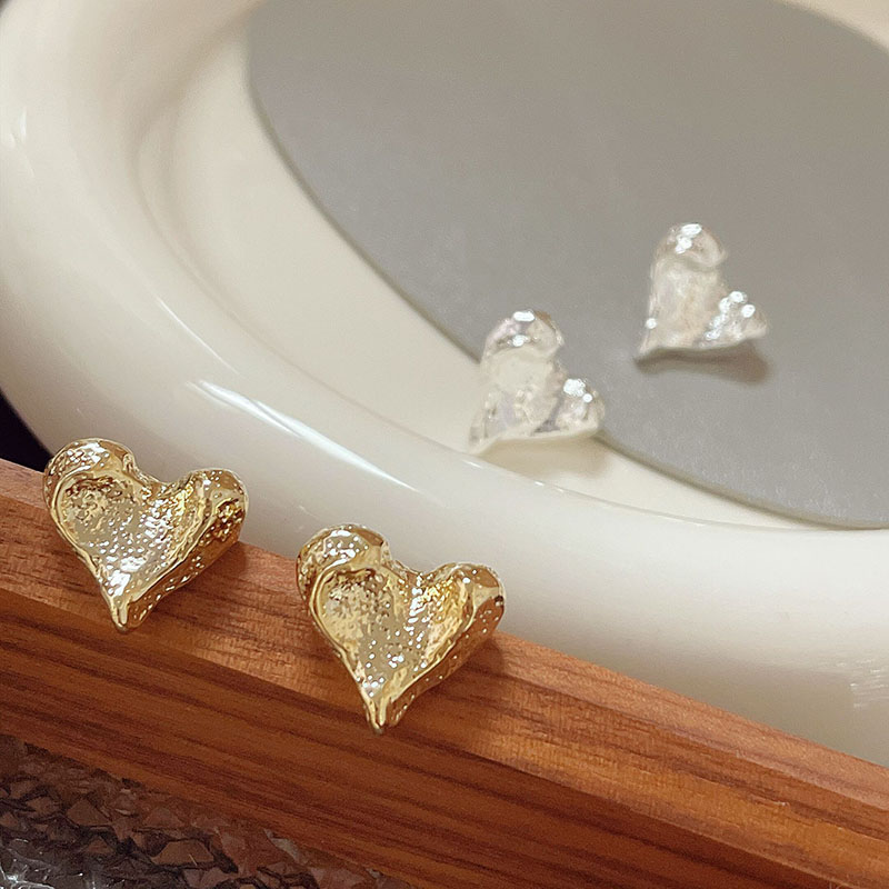 1 Pair Vintage Style Heart Shape Plating Alloy Gold Plated Ear Studs display picture 2