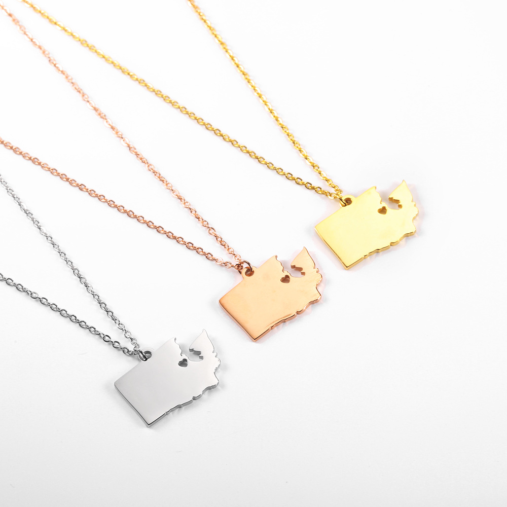 304 Stainless Steel 18K Gold Plated Simple Style Commute Plating Solid Color Pendant Necklace display picture 2