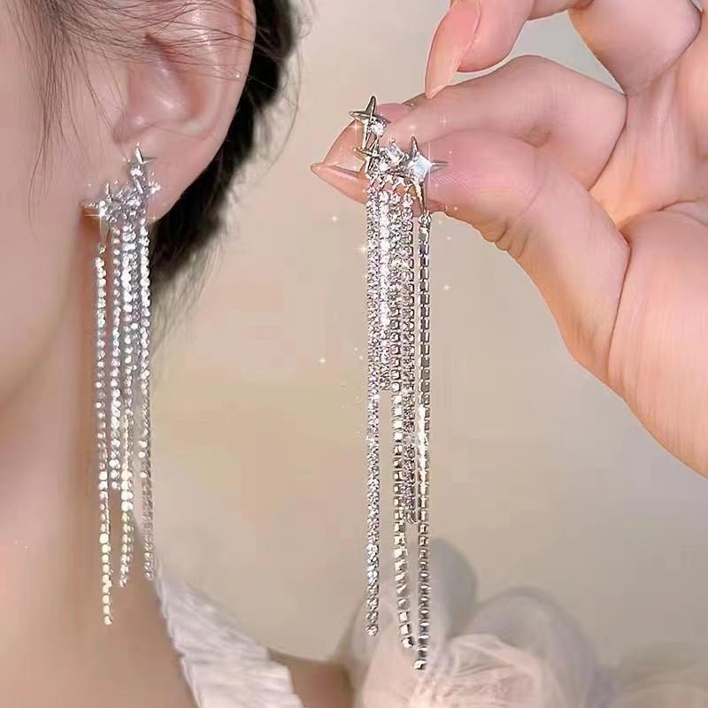 1 Pair Simple Style Classic Style Star Inlay Alloy Rhinestones Drop Earrings display picture 1