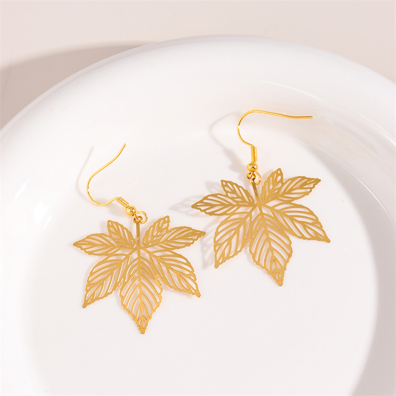 1 Pair Retro Simple Style Round Peacock Leaves Plating 201 Stainless Steel 18K Gold Plated Drop Earrings display picture 5