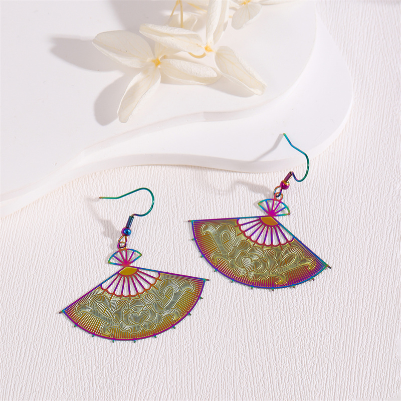 1 Pair Retro Simple Style Peacock Leaves Plating 201 Stainless Steel K Gold Plated Drop Earrings display picture 6