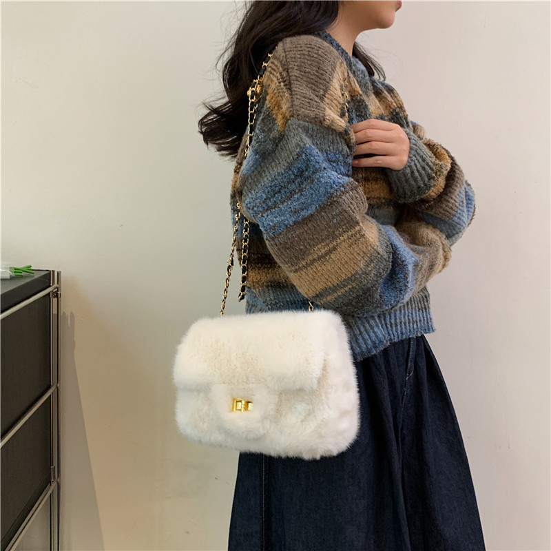 Women's Fur Solid Color Classic Style Square Lock Clasp Square Bag display picture 16