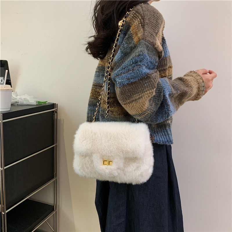 Women's Fur Solid Color Classic Style Square Lock Clasp Square Bag display picture 5