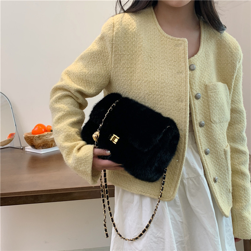 Women's Fur Solid Color Classic Style Square Lock Clasp Square Bag display picture 14