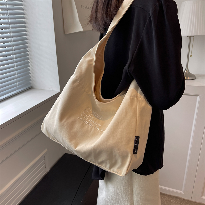 Women's Canvas Letter Solid Color Classic Style Sewing Thread Square Zipper Shoulder Bag display picture 4