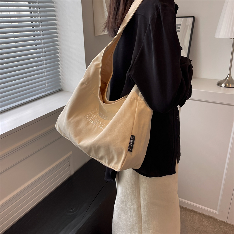 Women's Canvas Letter Solid Color Classic Style Sewing Thread Square Zipper Shoulder Bag display picture 7