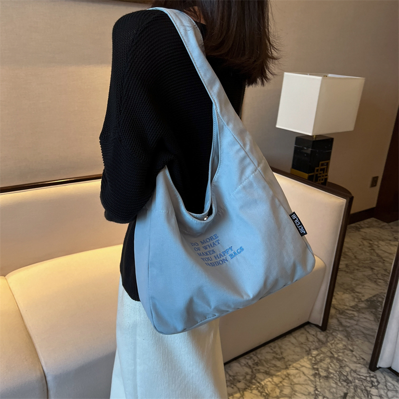 Women's Canvas Letter Solid Color Classic Style Sewing Thread Square Zipper Shoulder Bag display picture 14